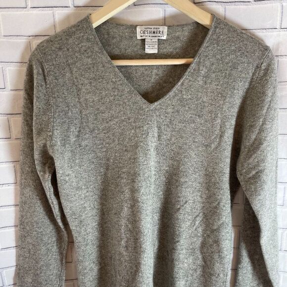 Sutton Studio VTG Grey Cashmere Sweater Sz M - Picture 1 of 4